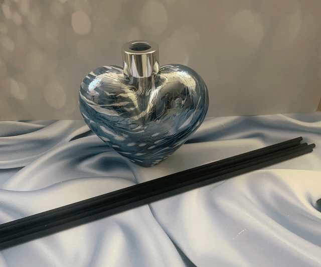 Glass Diffuser Heart 
